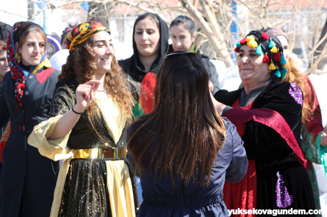 Yüksekova'da kadınlar günü kutlandı 21