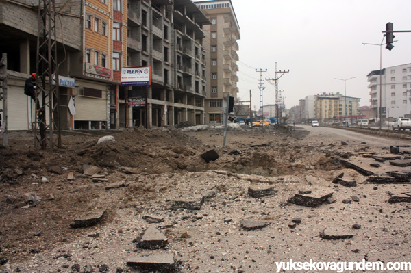 Yüksekova'da zırhlı aracın geçişi sırasında patlama 13