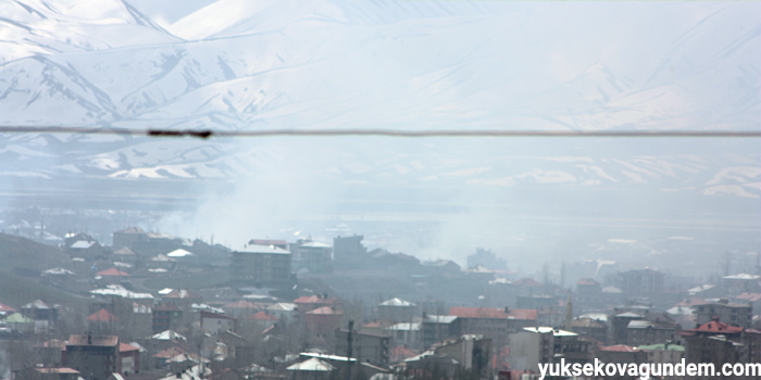 Yasağın sürdüğü Yüksekova'da dumanlar yükseliyor 4