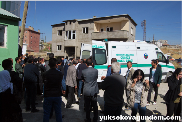 Ayvalık, dua ve gözyaşları ile Yüksekova'da toprağa verildi 4