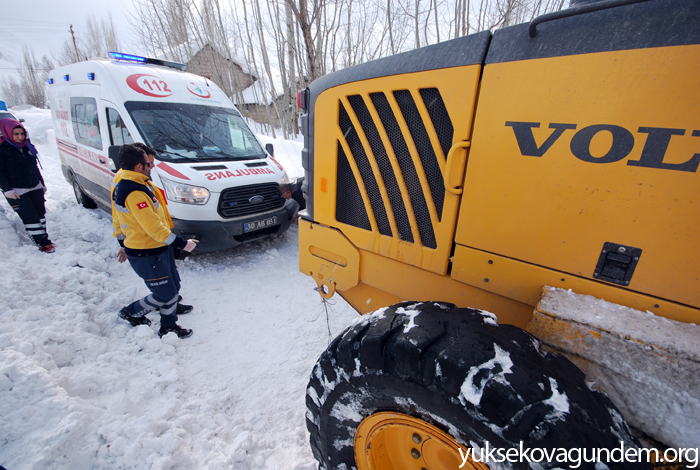 Yüksekova'da 3 saat süren hasta kurtarma operasyonu 24