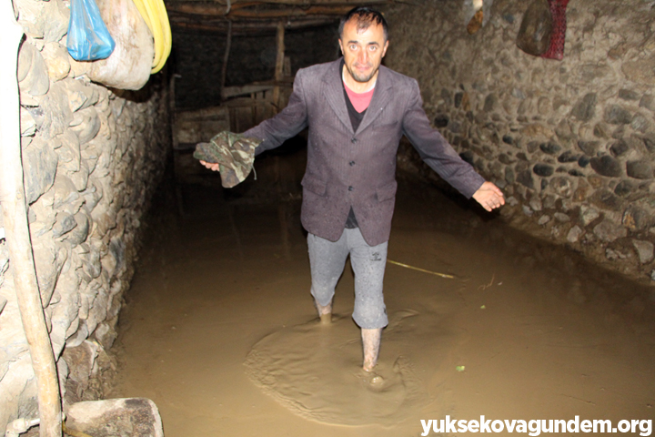 Yüksekova'da sel hasara yol açtı 14