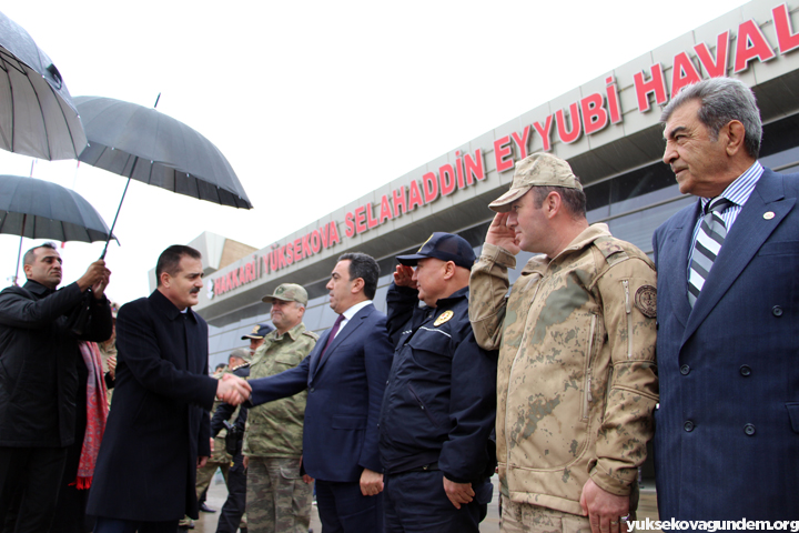 Hakkari Valisi Akbıyık göreve başladı 18