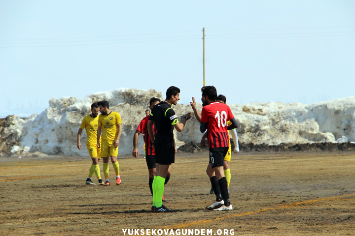 Yüksekova Belediyespor 4-1 mağup oldu 11