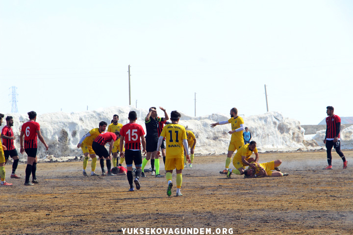 Yüksekova Belediyespor 4-1 mağup oldu 15