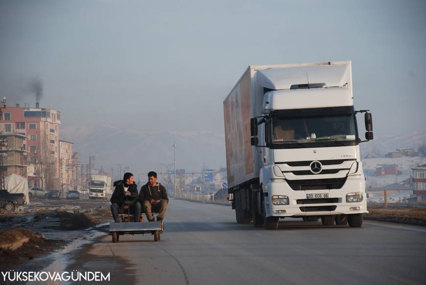 Yüksekovalı kardeşler hurda parçalarıyla elektrikli araba yaptılar 17