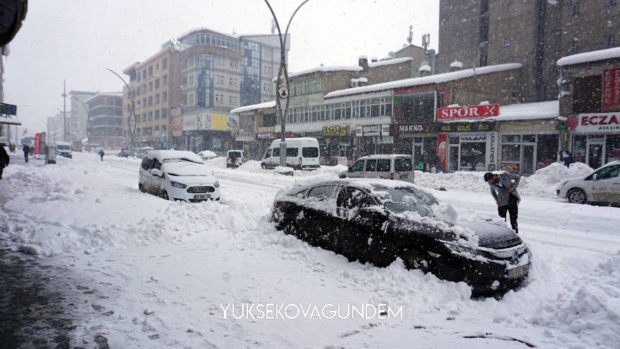 Yüksekova’da yoğun kar yağışı 16