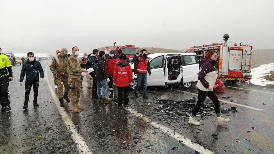 Van-Başkale karayolunda kaza: 3 ölü, 7 yaralı 5