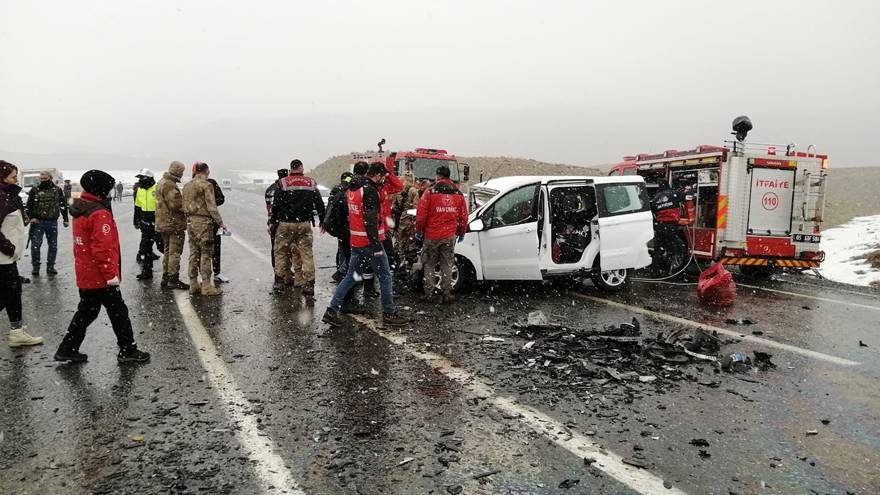 Van-Başkale karayolunda kaza: 3 ölü, 7 yaralı 6