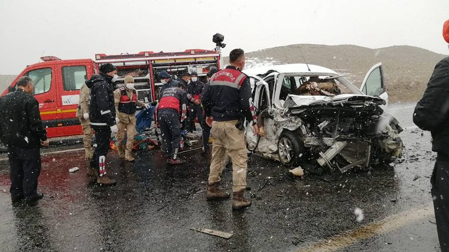 Van-Başkale karayolunda kaza: 3 ölü, 7 yaralı 7