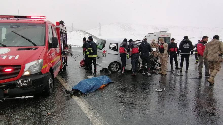 Van-Başkale karayolunda kaza: 3 ölü, 7 yaralı 9