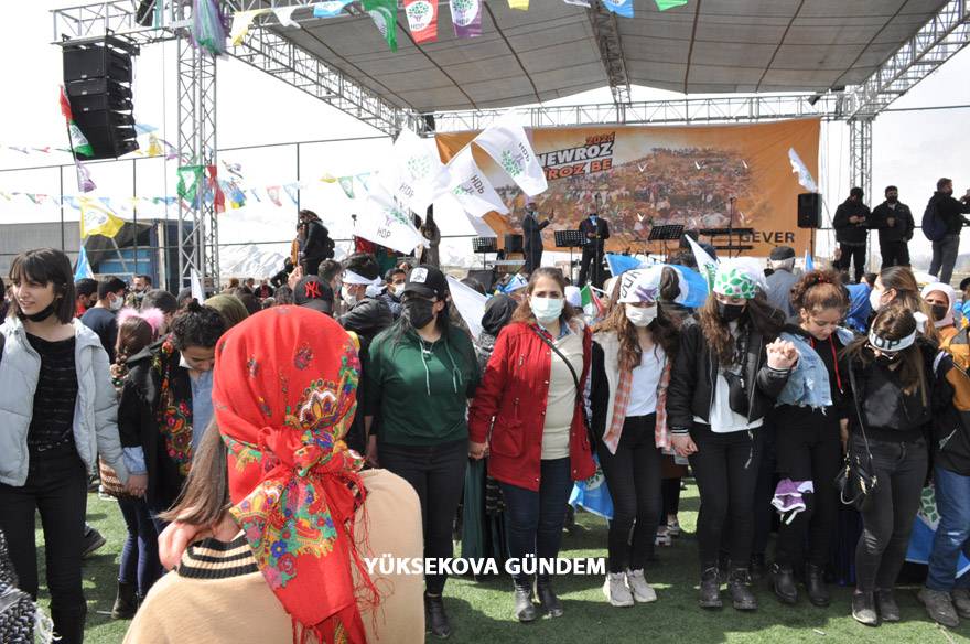 Yüksekova'da Newroz Kutlandı 6