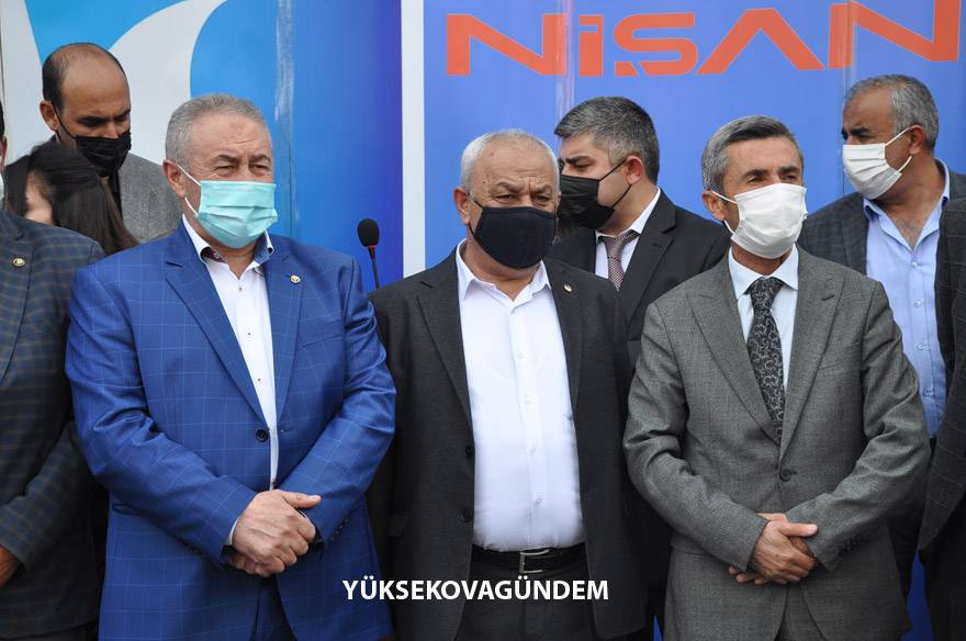 Yüksekova’da ‘Nişan Center AVM’ hizmete açıldı 16