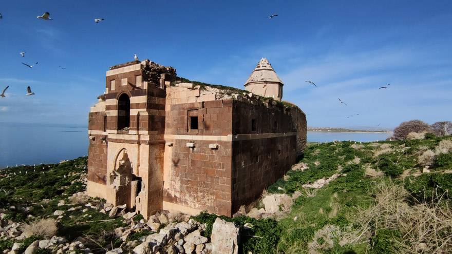 Van Gölü'nün el değmemiş güzelliği 'Çarpanak Adası' 6