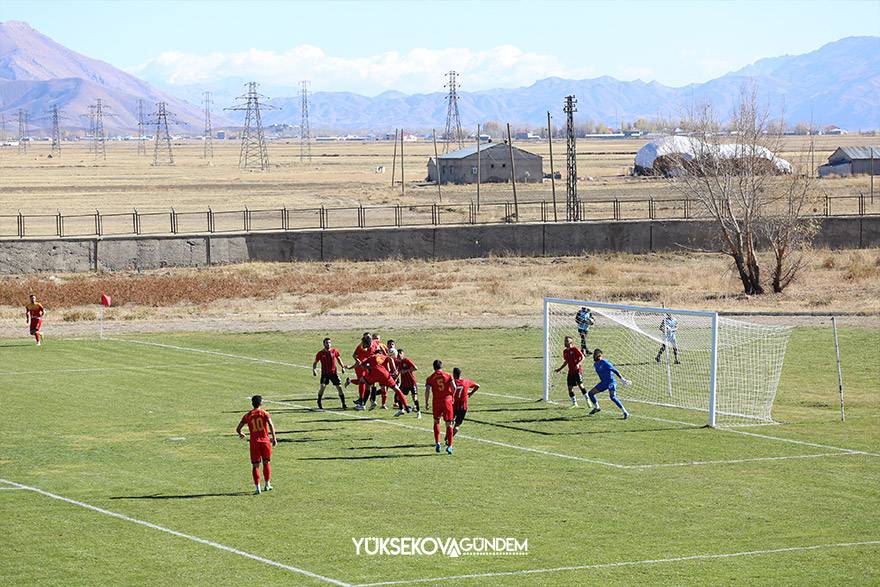 Yüksekova Belediyespor sahasında 4-2 mağlup oldu 5