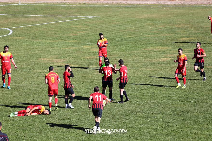 Yüksekova Belediyespor sahasında 4-2 mağlup oldu 6