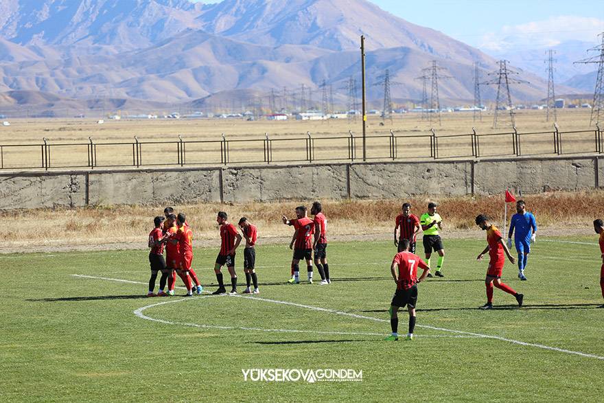 Yüksekova Belediyespor sahasında 4-2 mağlup oldu 7