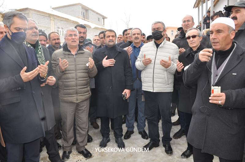 Pinyanişi Aşiret Lideri Osman Zeydan Toprağa verildi 16