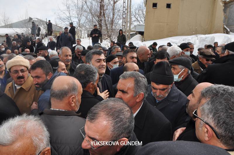 Pinyanişi Aşiret Lideri Osman Zeydan Toprağa verildi 17