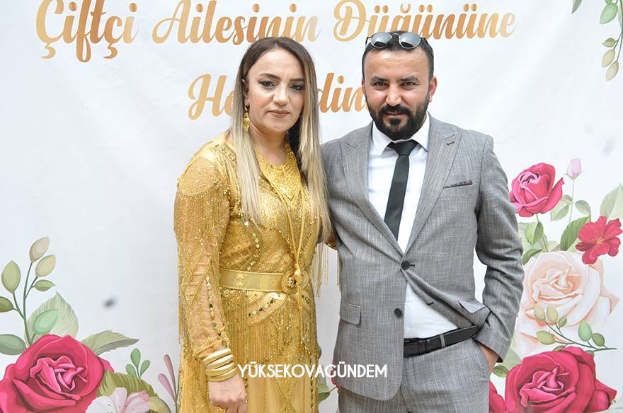 Çiftçi ailesinin mutlu günü 28