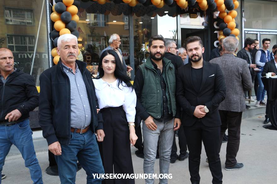 Yüksekova’da 'Foto Doğan’ İsimli İş Yeri Açıldı 11