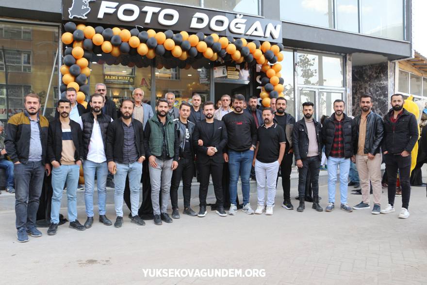 Yüksekova’da 'Foto Doğan’ İsimli İş Yeri Açıldı 5