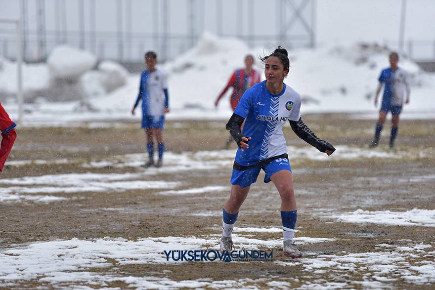 Yüksekova Belediyespor kar ve çamura rağmen kazandı 28