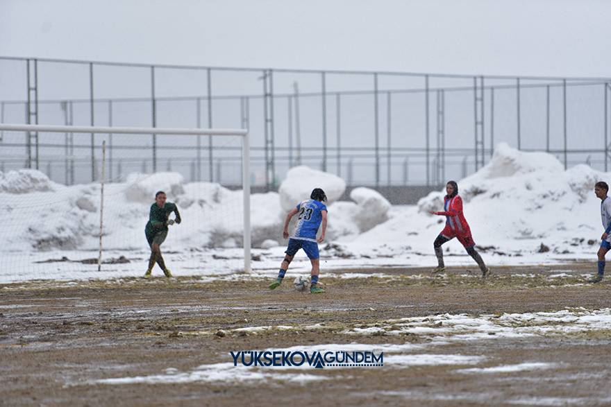 Yüksekova Belediyespor kar ve çamura rağmen kazandı 29