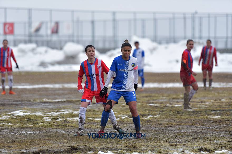 Yüksekova Belediyespor kar ve çamura rağmen kazandı 38