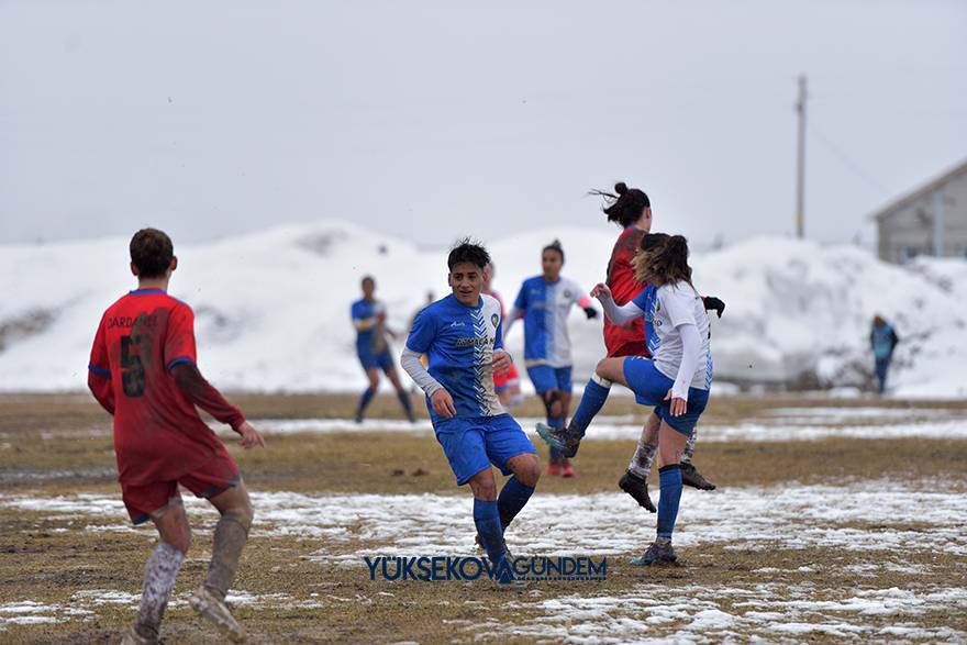 Yüksekova Belediyespor kar ve çamura rağmen kazandı 49