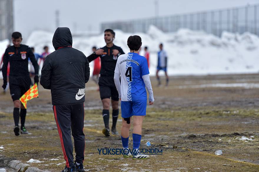 Yüksekova Belediyespor kar ve çamura rağmen kazandı 50