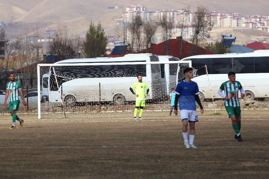 Yüksekova Belediyespor’dan farklı galibiyet 9-0’! 11