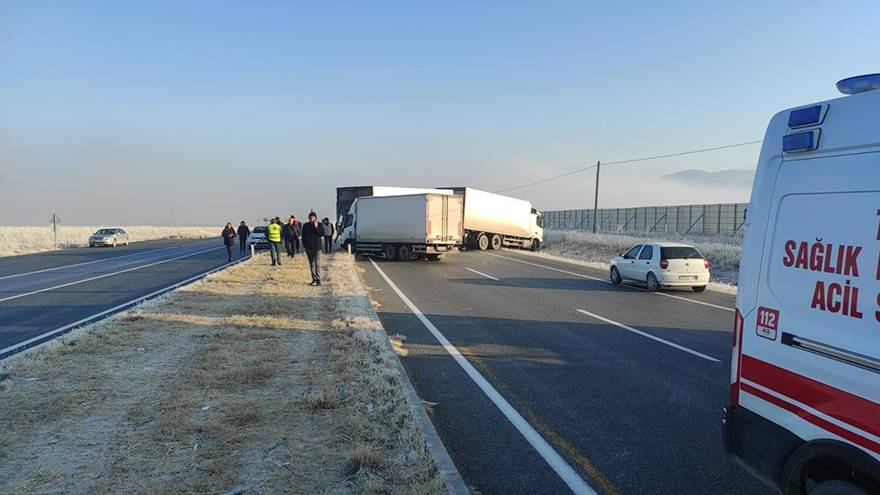 Van’da zincirleme kazalarda can pazarı: 1 ölü, 51 yaralı 2