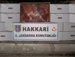 Hakkari'de 2 ton et ele geçirildi