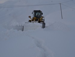 Hakkari'de 4 köy 13 mezra yolu kapandı