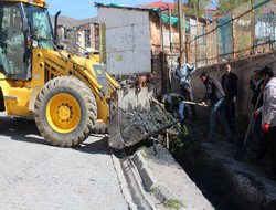 Hakkari'de kanallar temizleniyor