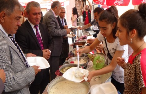 Hakkari'de görkemli mezuniyet töreni