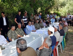 Vali Canbolat bahar şenliklerine katıldı