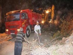 Belediyeden gece mesaisi