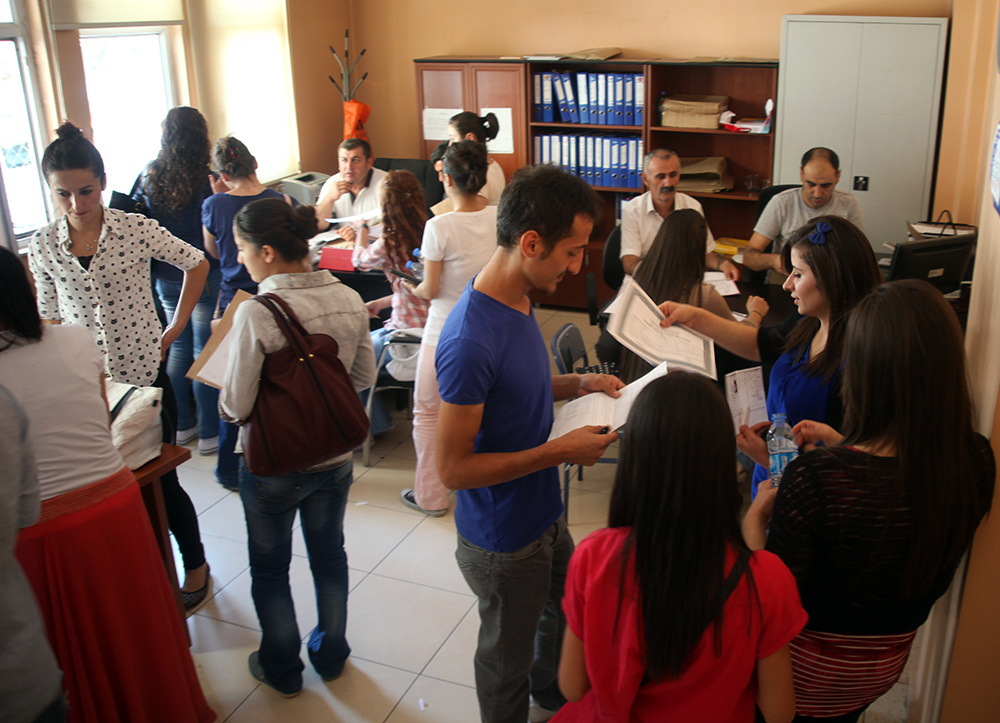 Hakkari Üniversitesi'nde Kayıt Heyecanı