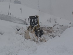 Hakkari'de 10 köy,15 mezra yolu kapandı