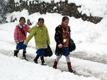 Şemdinli'de okullar bir gün daha tatil edildi