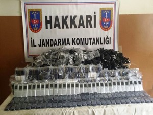 Hakkari'de kaçak cep telefonu operasyonu