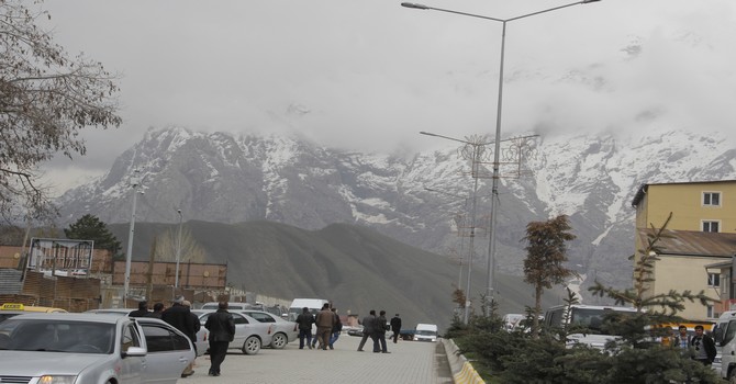 Hakkari'de kar yağışı ve soğuk hava etkili oldu