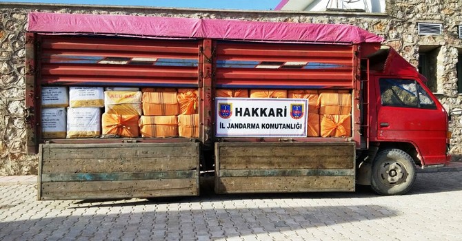 Yüksekova’da 4 ton 650 kilo çay ele geçirildi