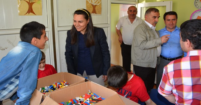 Eş Başkanlar down sendromlu çocukları ziyaret etti