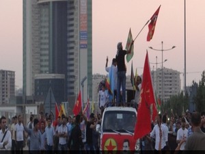 Sêmelka’da cenazeleri engelleyen KDP’ye karşı yürüyüş