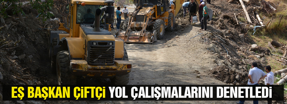 Hakkari'de Yol Çalışmaları Devam Ediyor