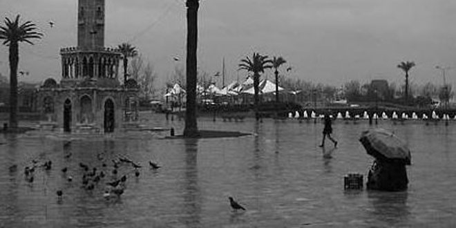 İzmir’de sağanak etkili oldu