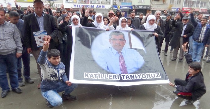 Hakkari DBP, HDP Elçi'nin katledilmesini protesto etti